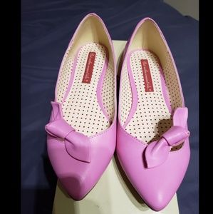 B.A.I.T. Footwear flats